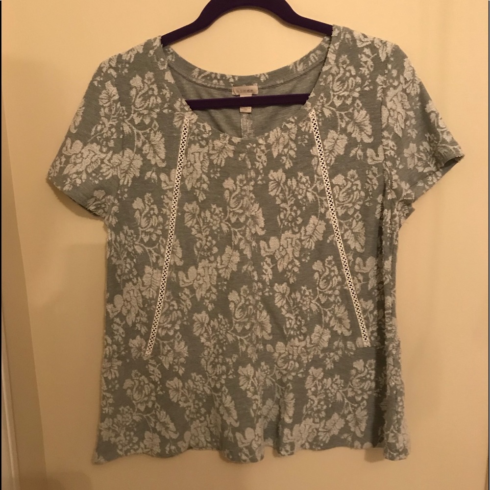 Short sleeved sweater